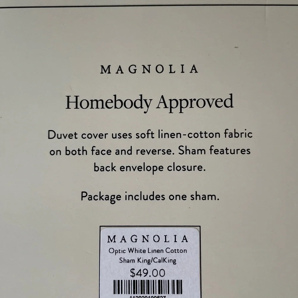 Magnolia beautiful pillow